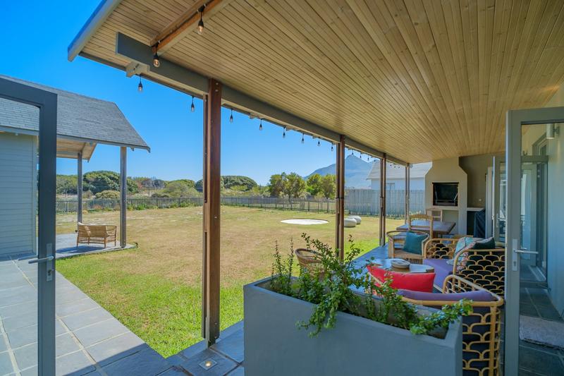 3 Bedroom Property for Sale in Lake Michelle Western Cape